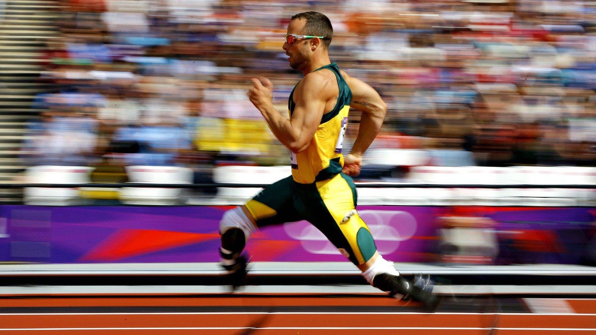 中超联赛激战正酣，争冠保级悬念迭起