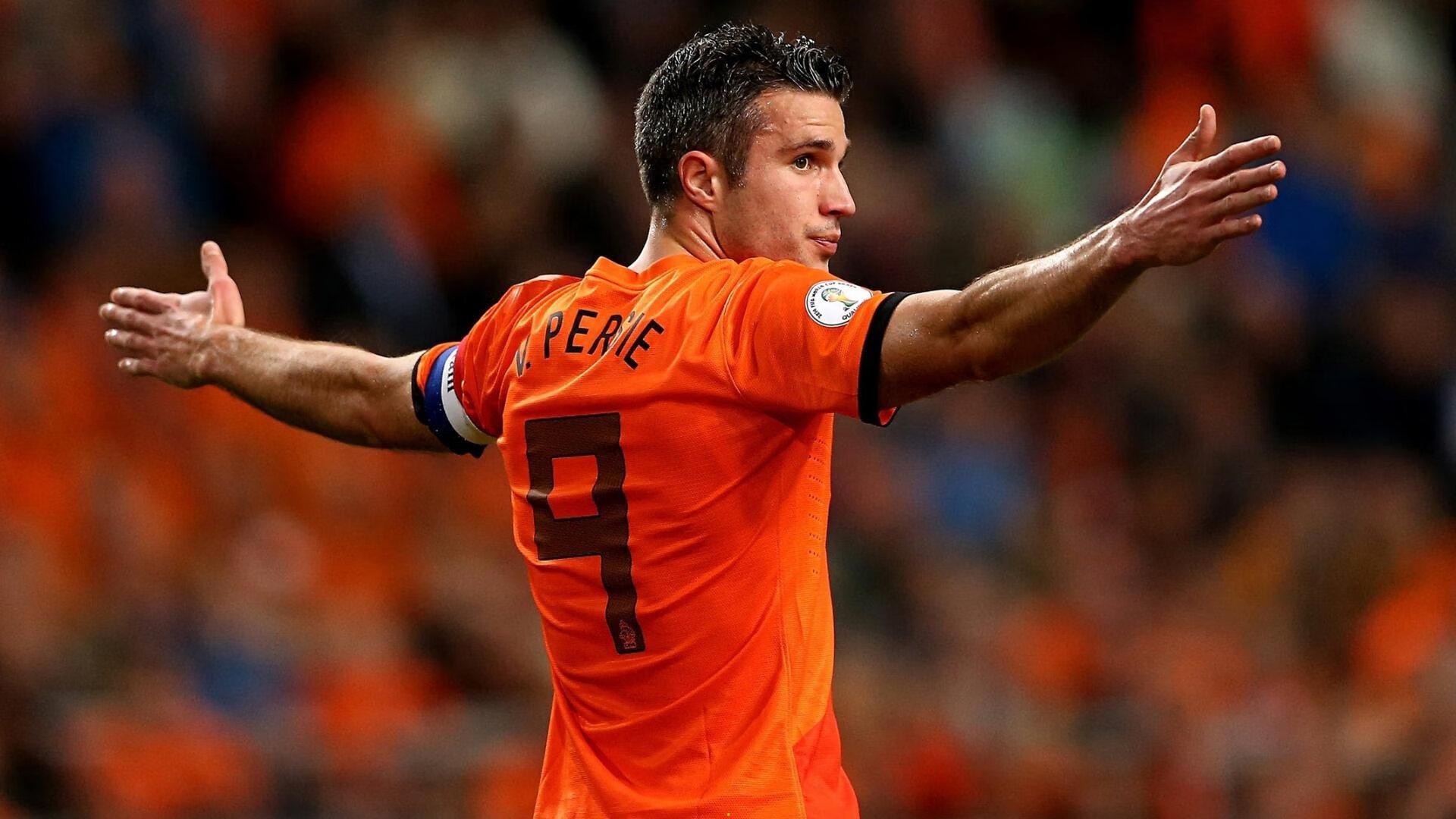 足球巨星创天价转会纪录 豪门俱乐部豪掷千金引援