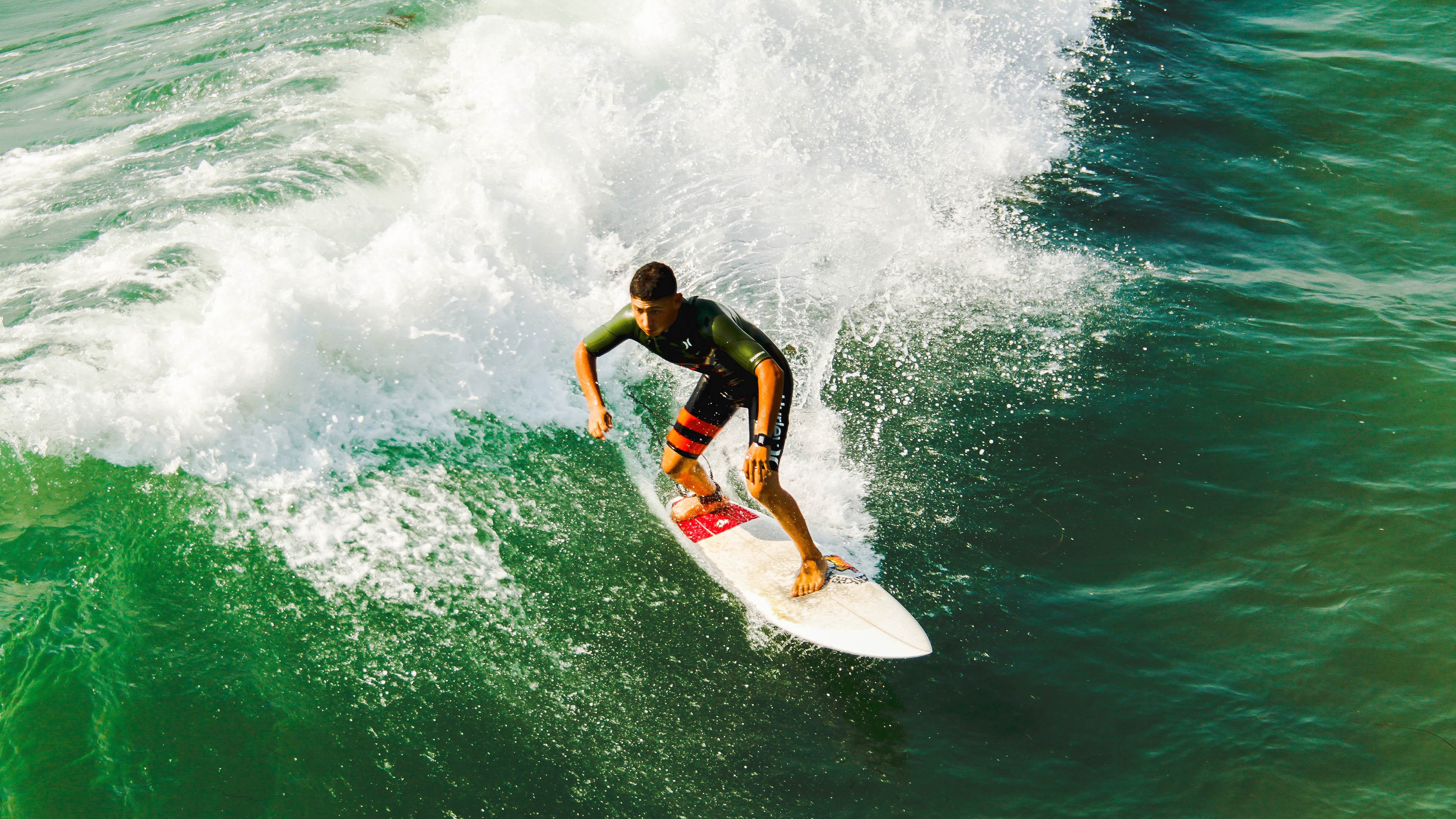 体育产业迎来新机遇，政策扶持与消费升级双轮驱动